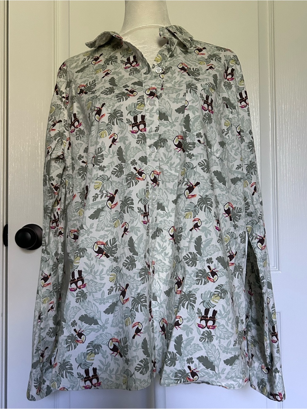 croft & barrow Women’s Light Green Toucan Print Button-Up Shirt Cotton Large